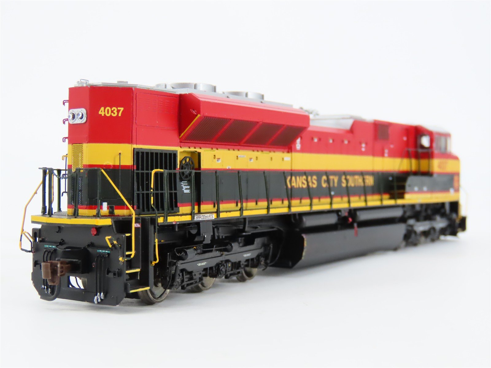 HO Scale Athearn KCS Kansas City Southern EMD SD70ACe Diesel #4037 w/DCC & Sound