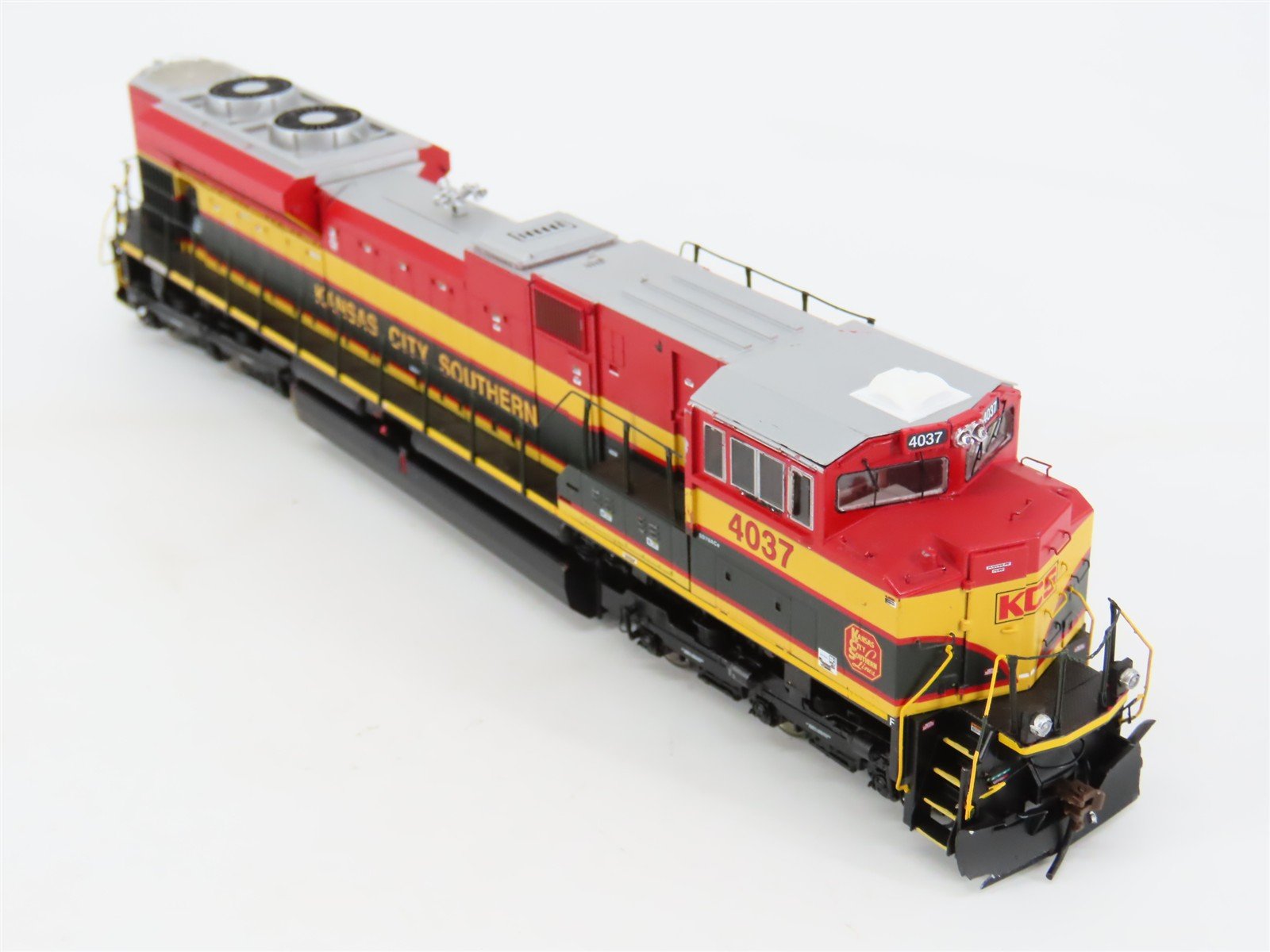HO Scale Athearn KCS Kansas City Southern EMD SD70ACe Diesel #4037 w/DCC & Sound