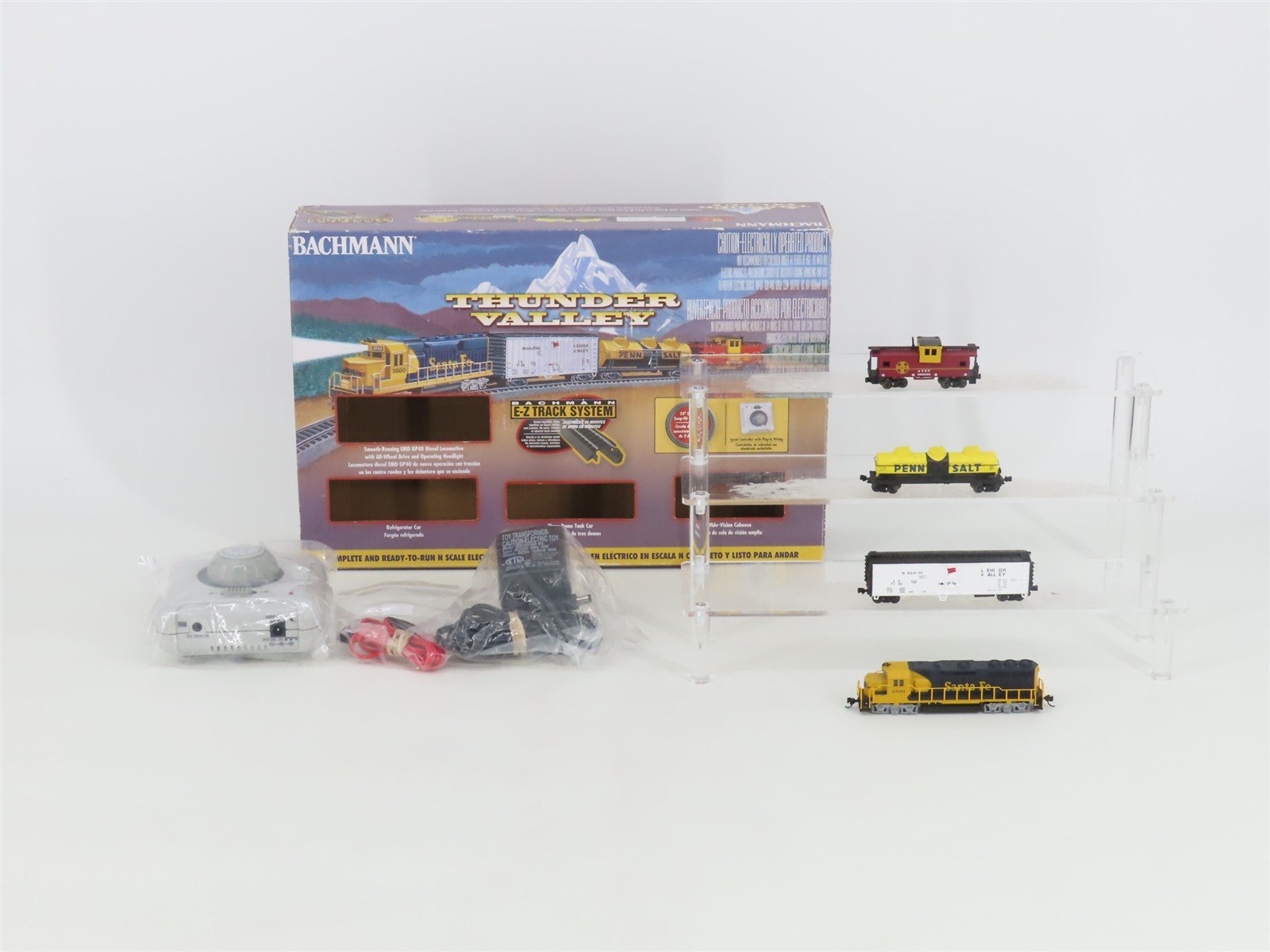 N Scale Bachmann 24013 ATSF "Thunder Valley" GP40 Diesel Freight Train Set