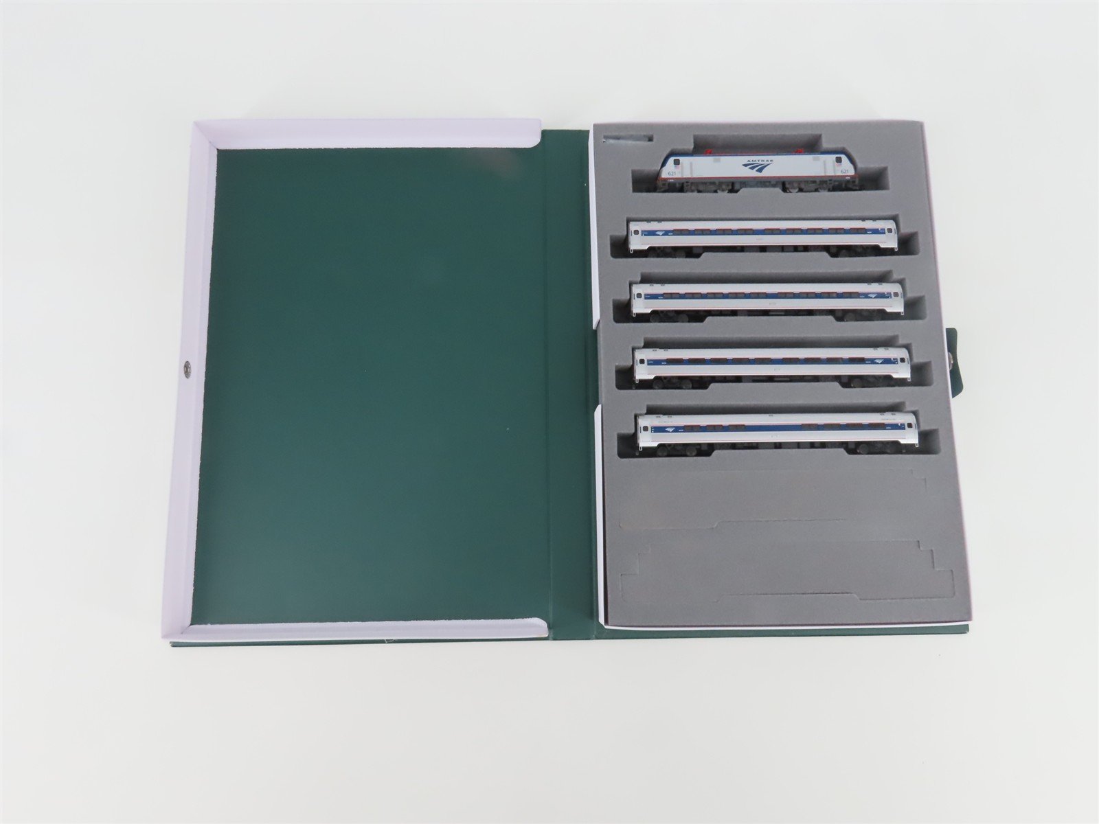 N KATO 106-8001 AMTK Amtrak Amfleet I ACS-64 Electric Passenger Train Set