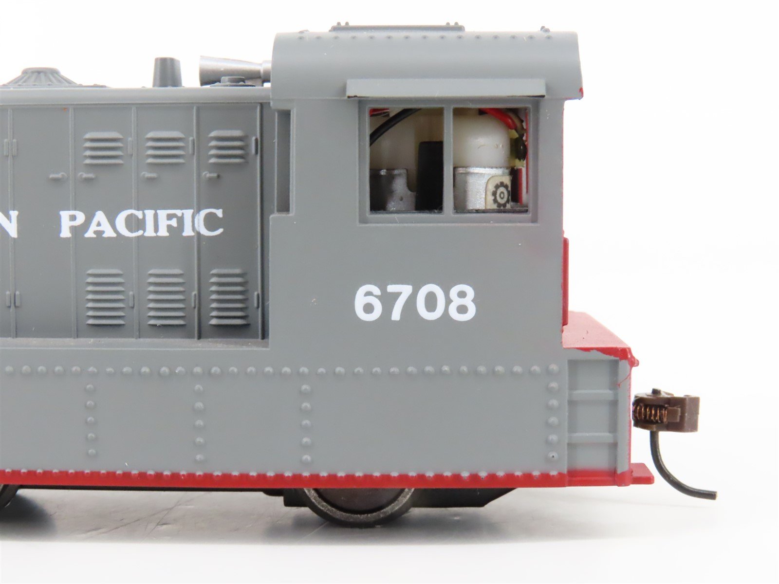 HO Scale Model Power 96708 SP Southern Pacific Porter Hustler Diesel #6708