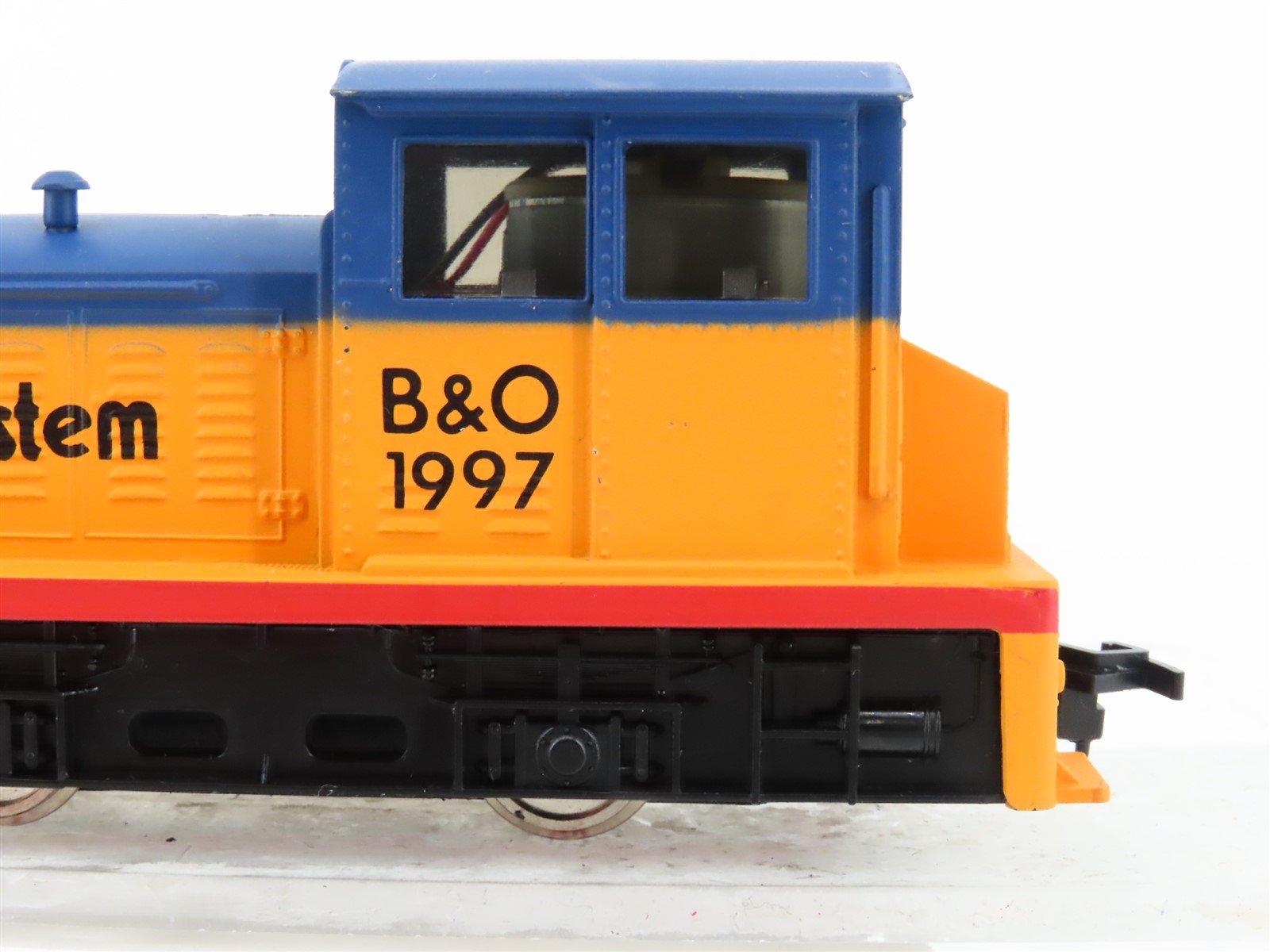 HO Scale Model Power 6678 B&O Chessie System Plymouth Diesel Locomotive #1997
