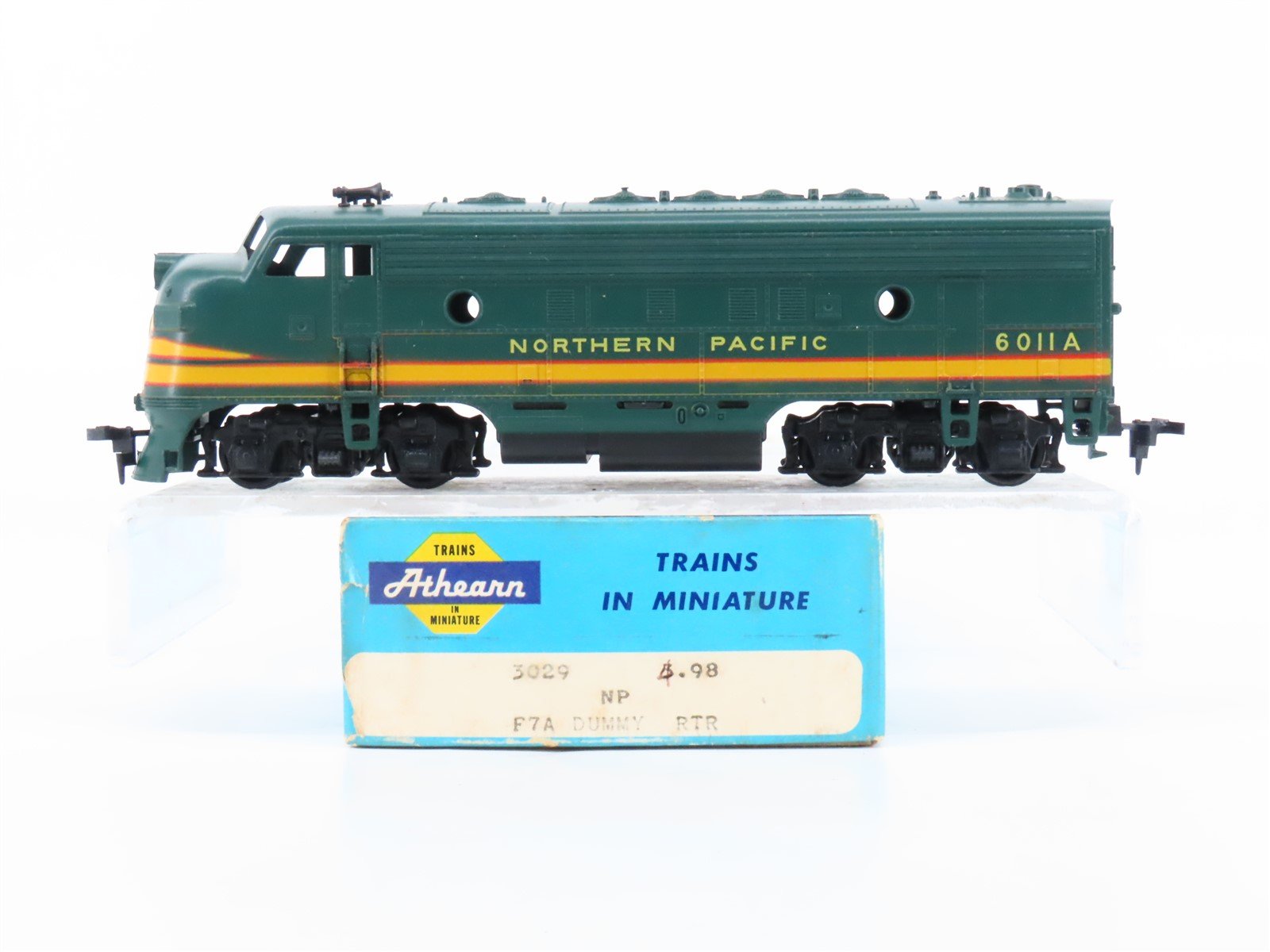 HO Scale Athearn 3029 NP Northern Pacific F7A Diesel Locomotive #6011A UNPOWERED