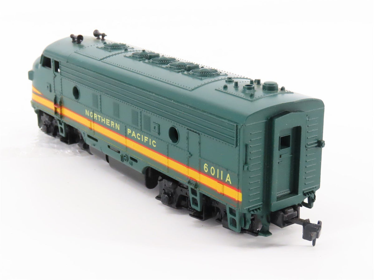 HO Scale Athearn 3029 NP Northern Pacific F7A Diesel Locomotive #6011A UNPOWERED