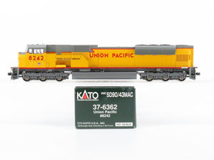HO Scale Kato 37-6362 UP Union Pacific SD90/43MAC Diesel Locomotive #8242