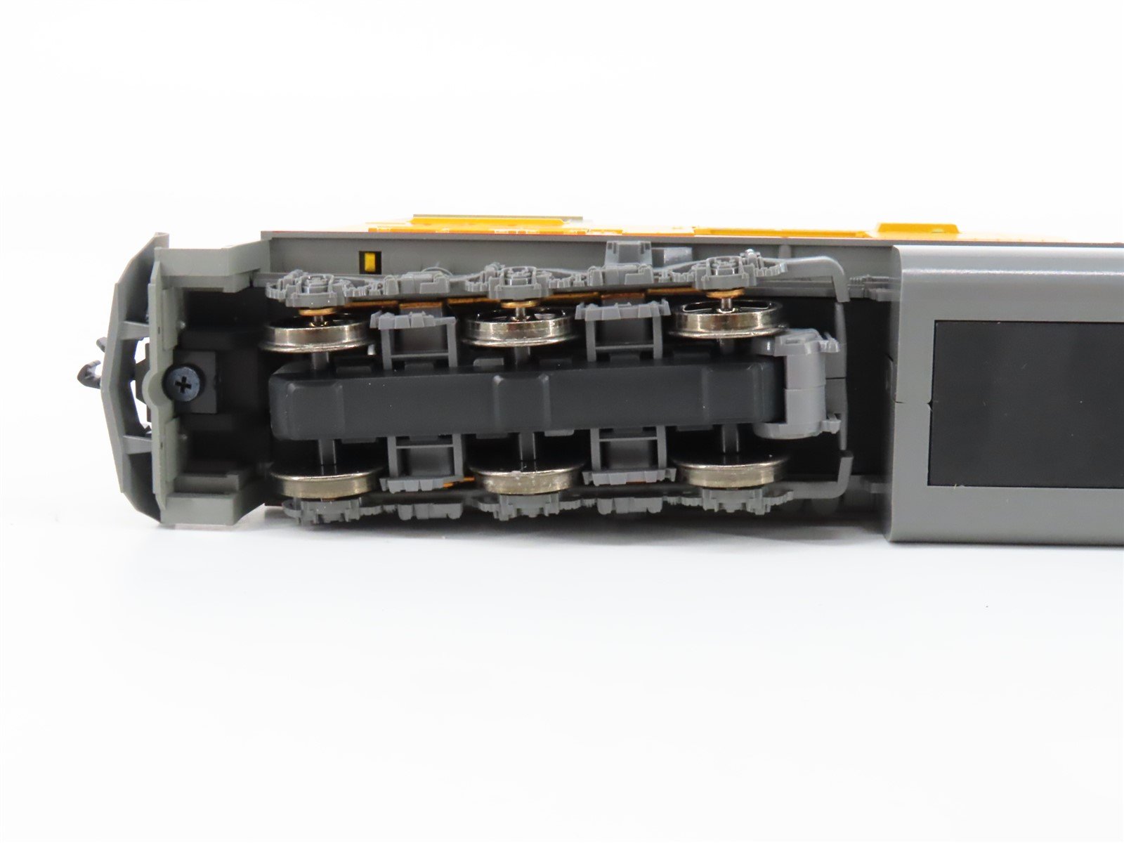 HO Scale Kato 37-6362 UP Union Pacific SD90/43MAC Diesel Locomotive #8242