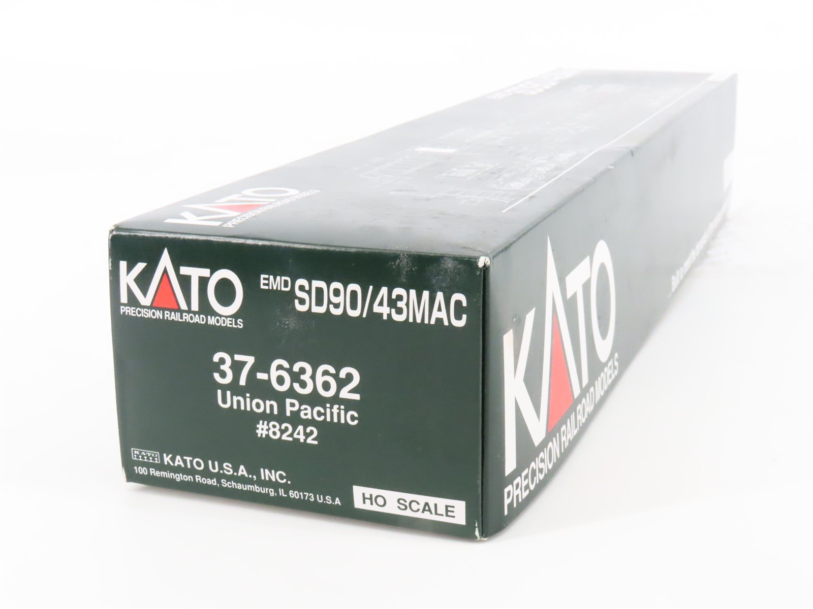 HO Scale Kato 37-6362 UP Union Pacific SD90/43MAC Diesel Locomotive #8242
