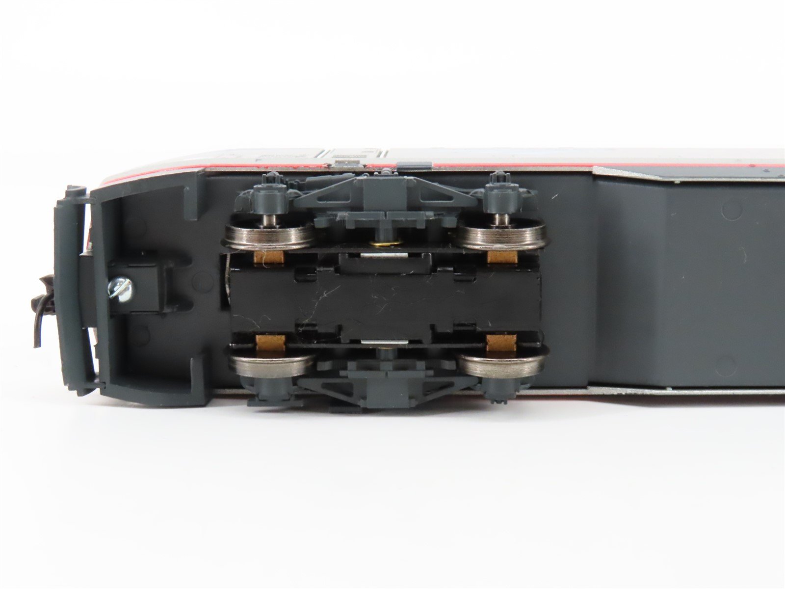 HO Scale Athearn 9671 Amtrak AMD-103 P42DC Diesel Locomotive #207