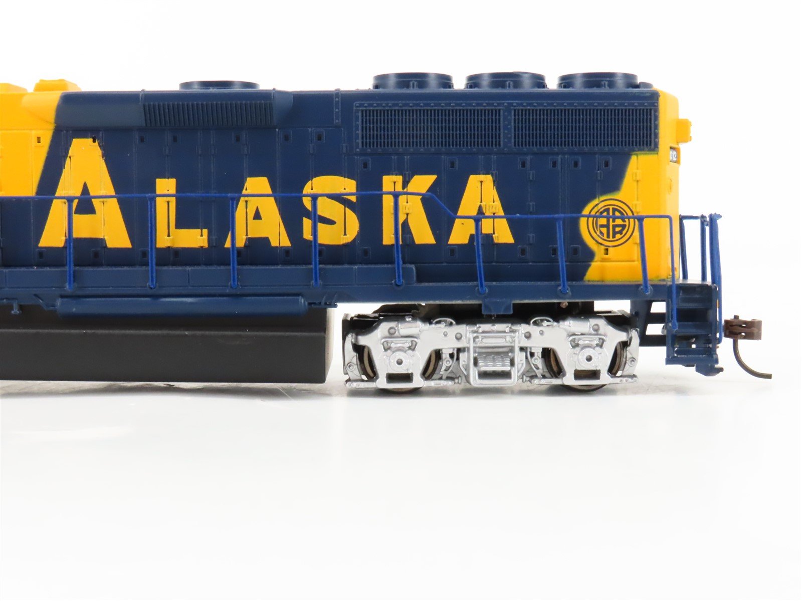 HO Scale Bachmann 63548 ARR Alaska GP40 Diesel Locomotive #3012