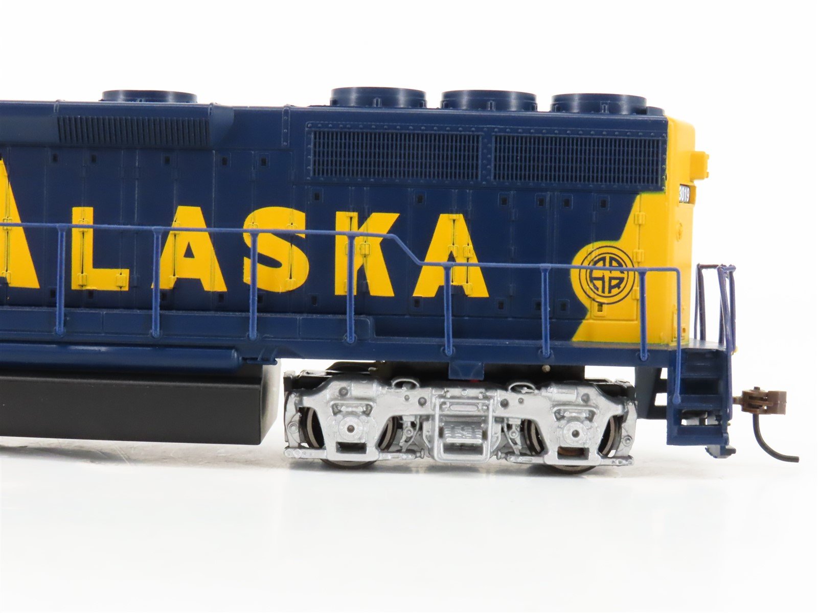 HO Scale Bachmann 63510 ARR Alaska GP40 Diesel Locomotive #3019