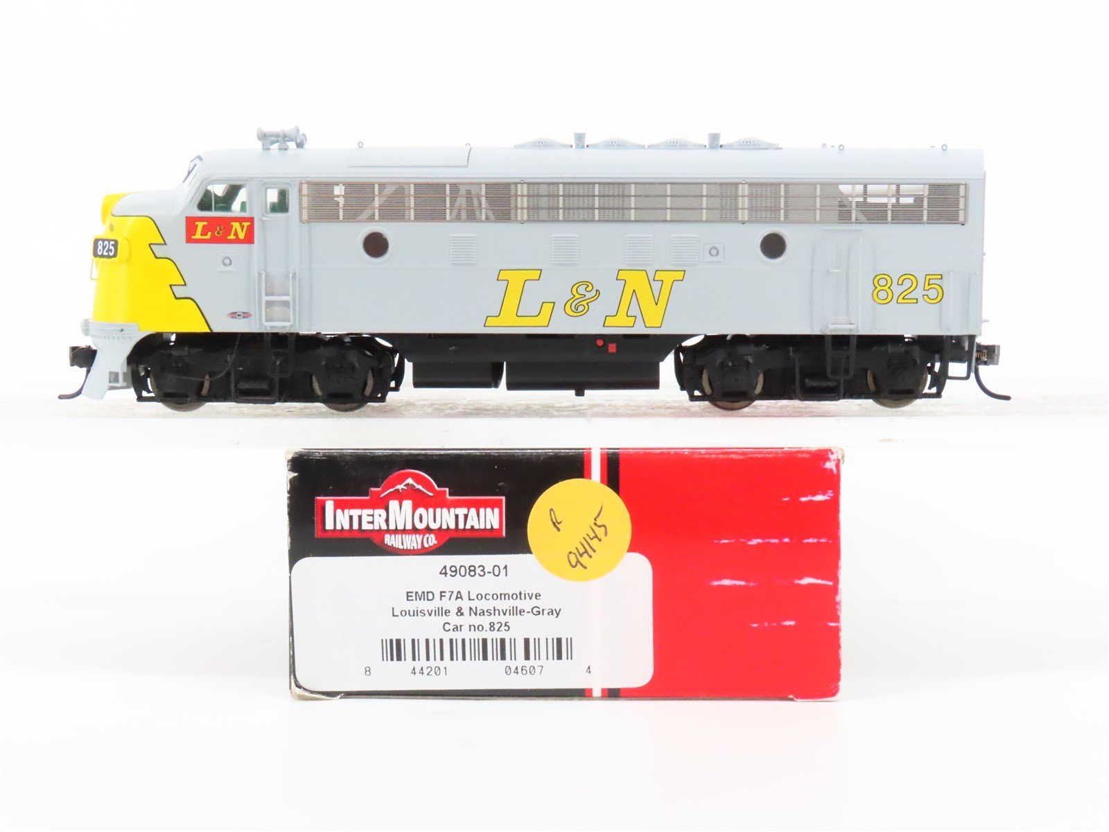 HO Scale Intermountain 49083-01 L&N Railway F7A Diesel Locomotive #825