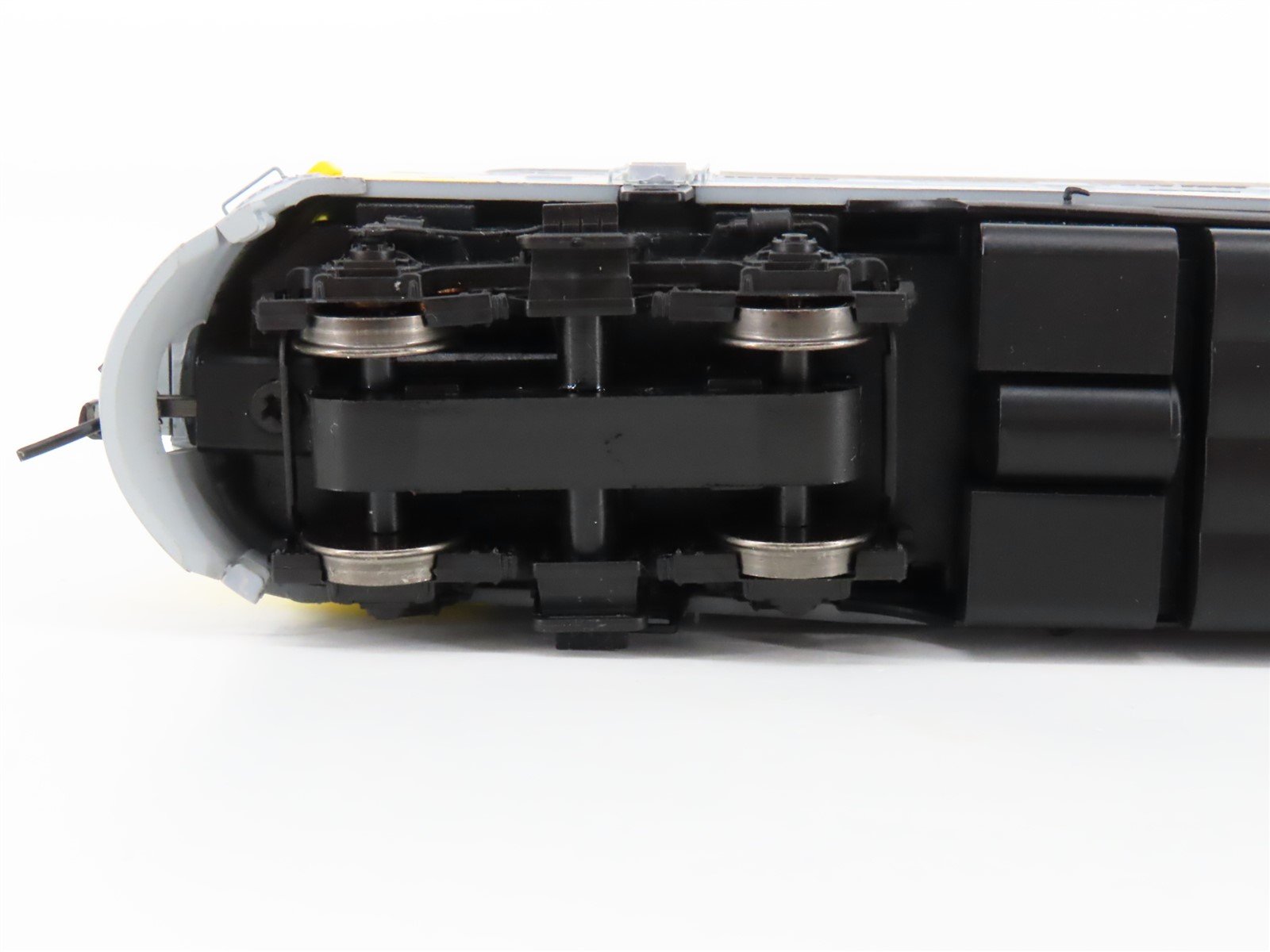 HO Scale Intermountain 49083-01 L&N Railway F7A Diesel Locomotive #825