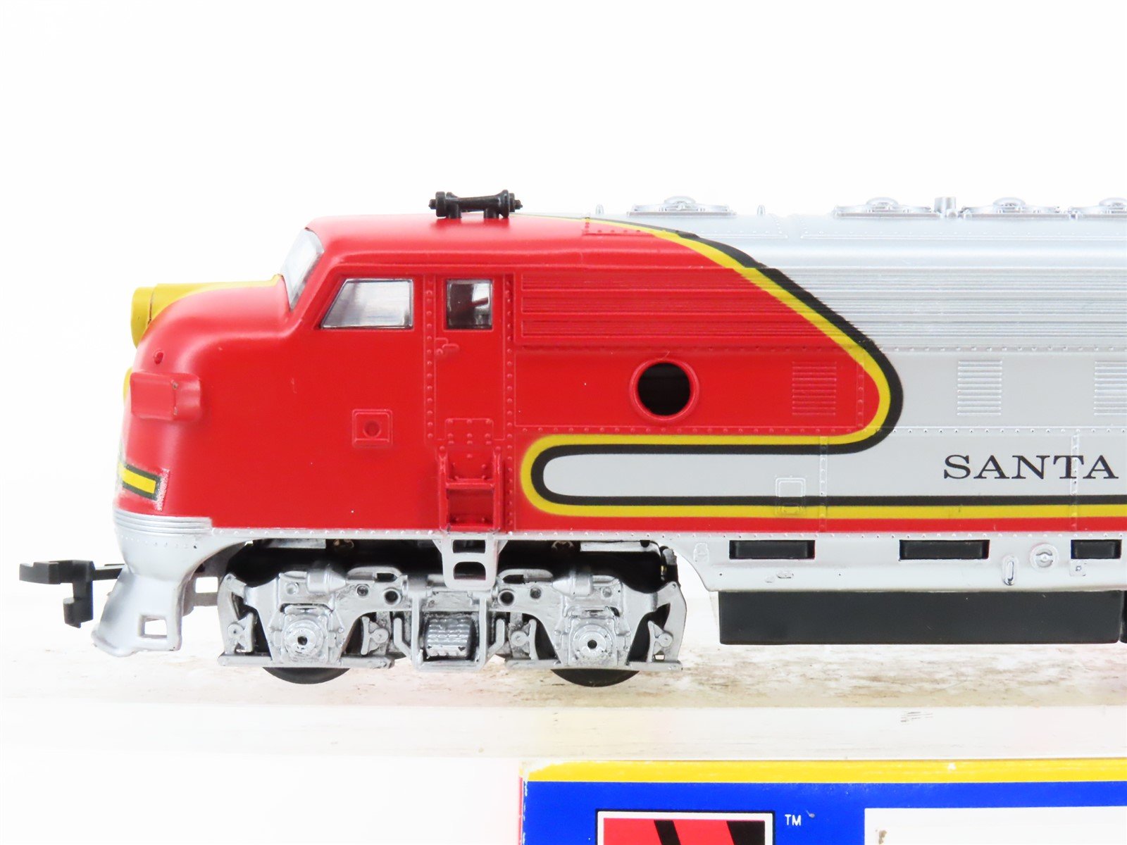 HO Scale Life-Like 8689 ATSF Santa Fe F7A Diesel Locomotive
