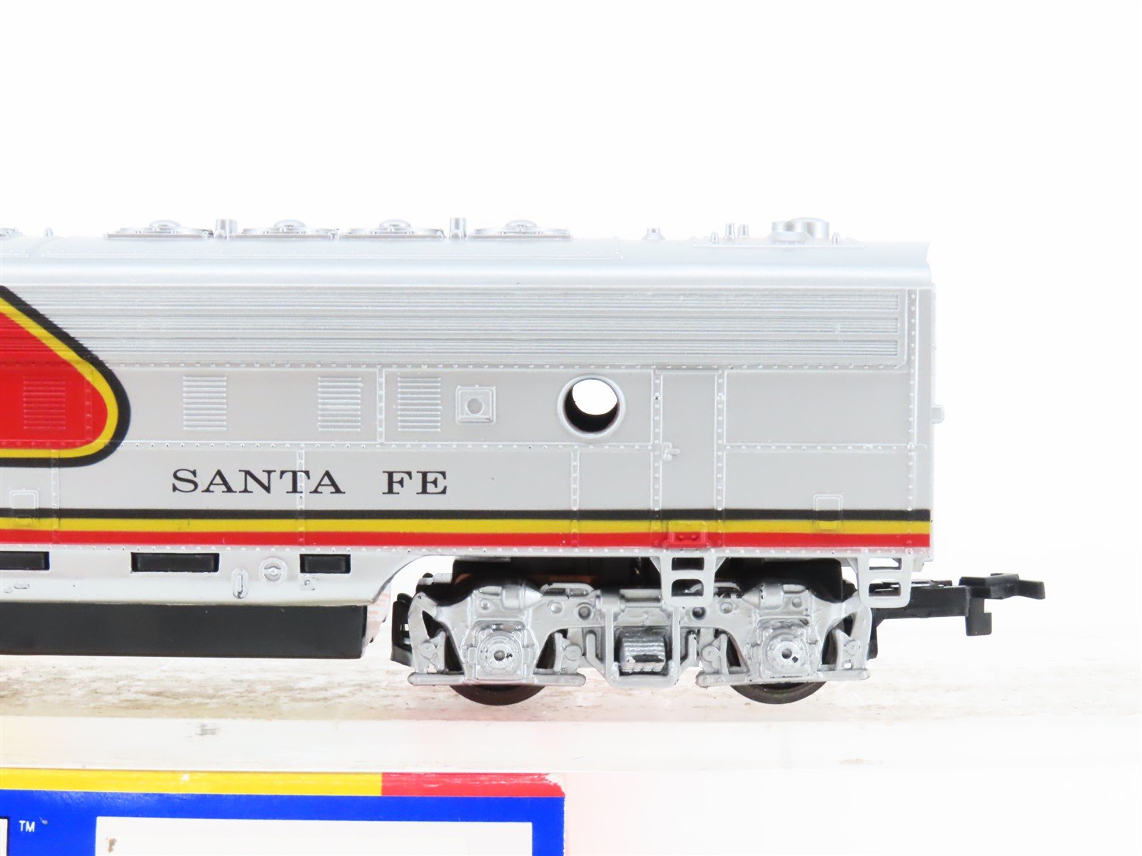 HO Scale Life-Like 8689 ATSF Santa Fe F7A Diesel Locomotive