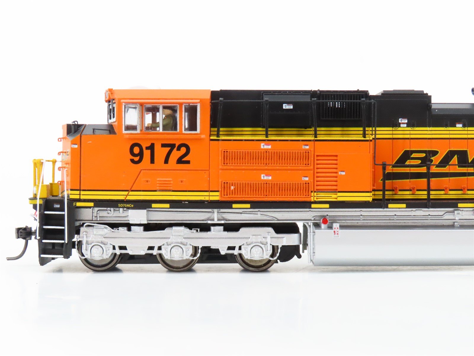 HO Scale MTH 80-2139-0 BNSF Railway SD70ACe Diesel Locomotive #9172