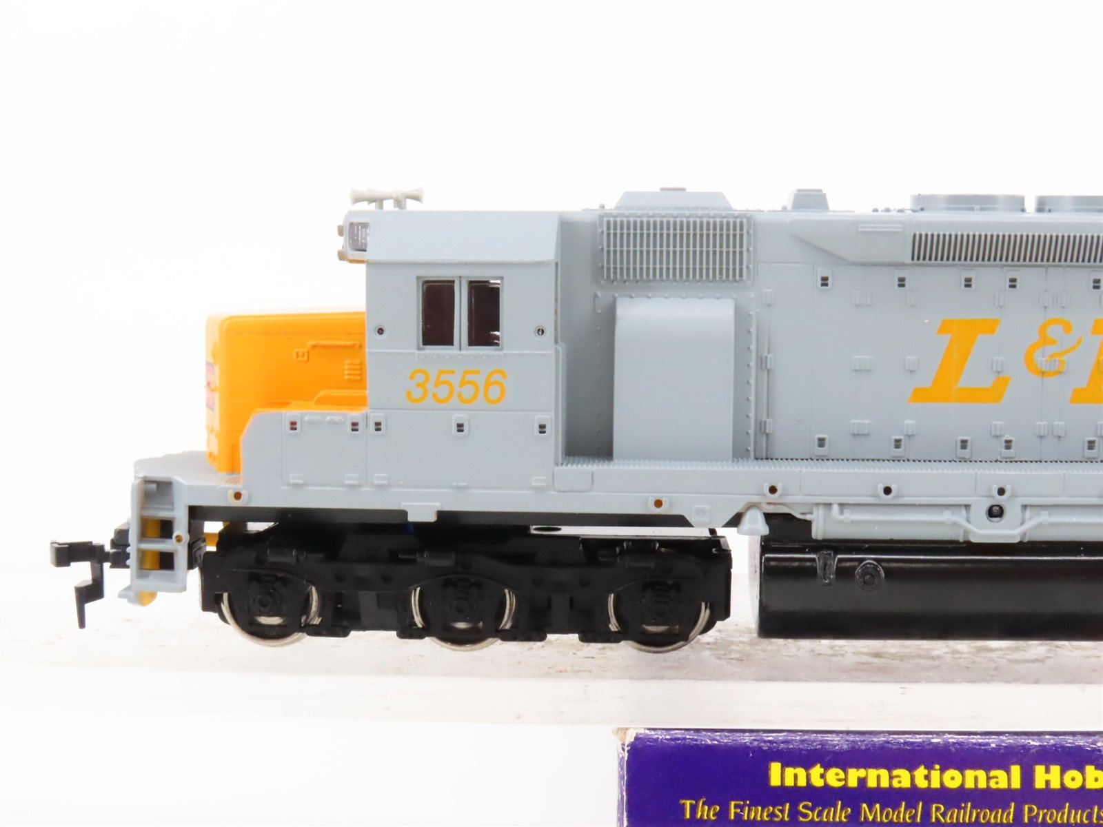 HO Scale IHC M709 L&N Louisville Nashville SD35 Diesel Locomotive #3556