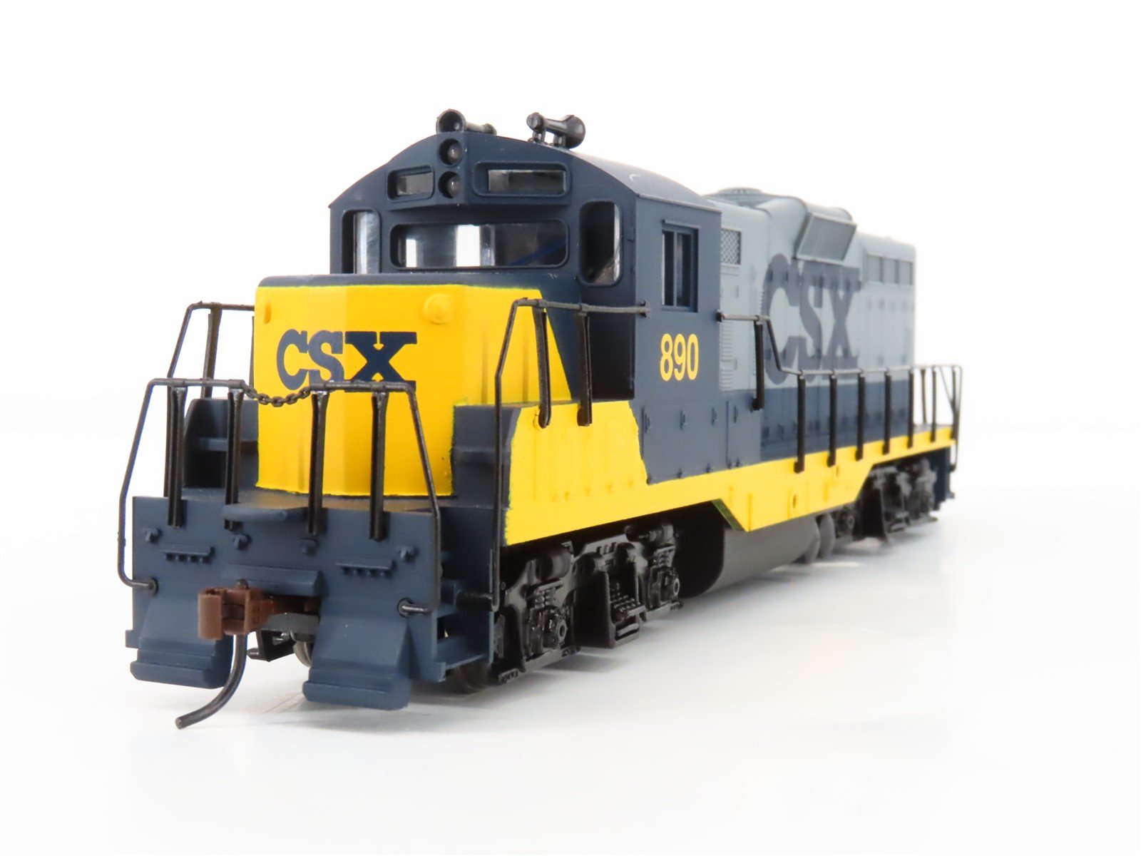 HO Scale Walthers 931-105 CSX Railroad GP9M Diesel Locomotive #890