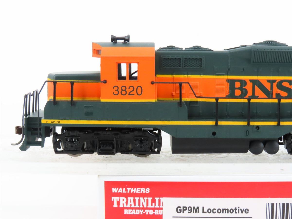HO Scale Walthers 931-120 BNSF Railroad GP9M Diesel Locomotive #3820