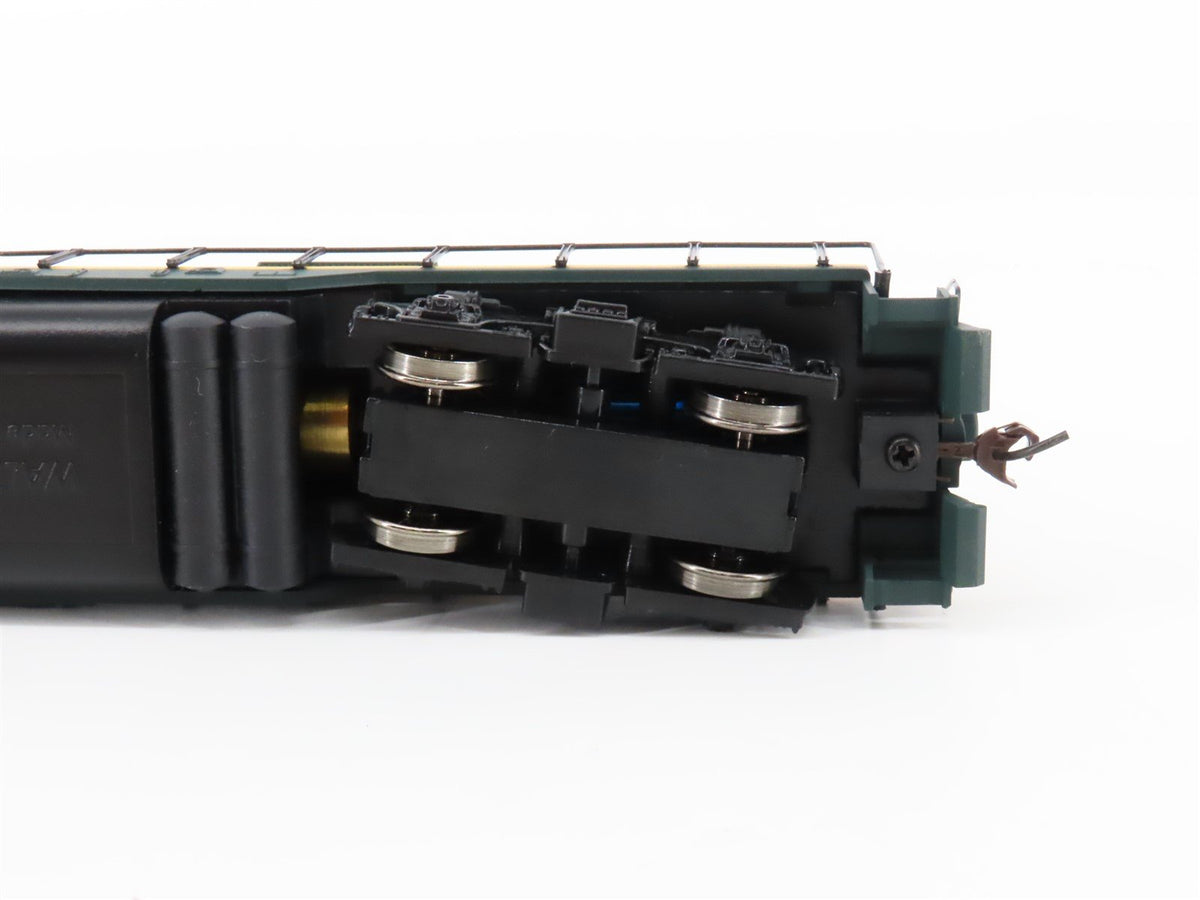 HO Scale Walthers 931-120 BNSF Railroad GP9M Diesel Locomotive #3820