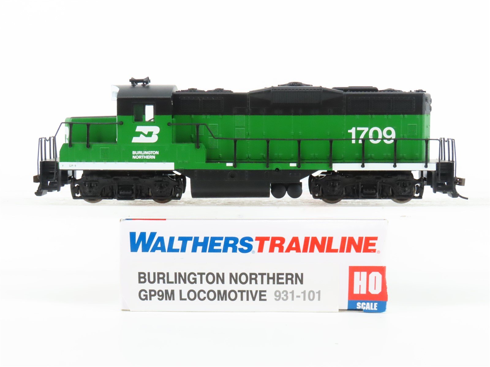 HO Scale Walthers 931-101 BN Burlington Northern GP9M Diesel Loco #1709