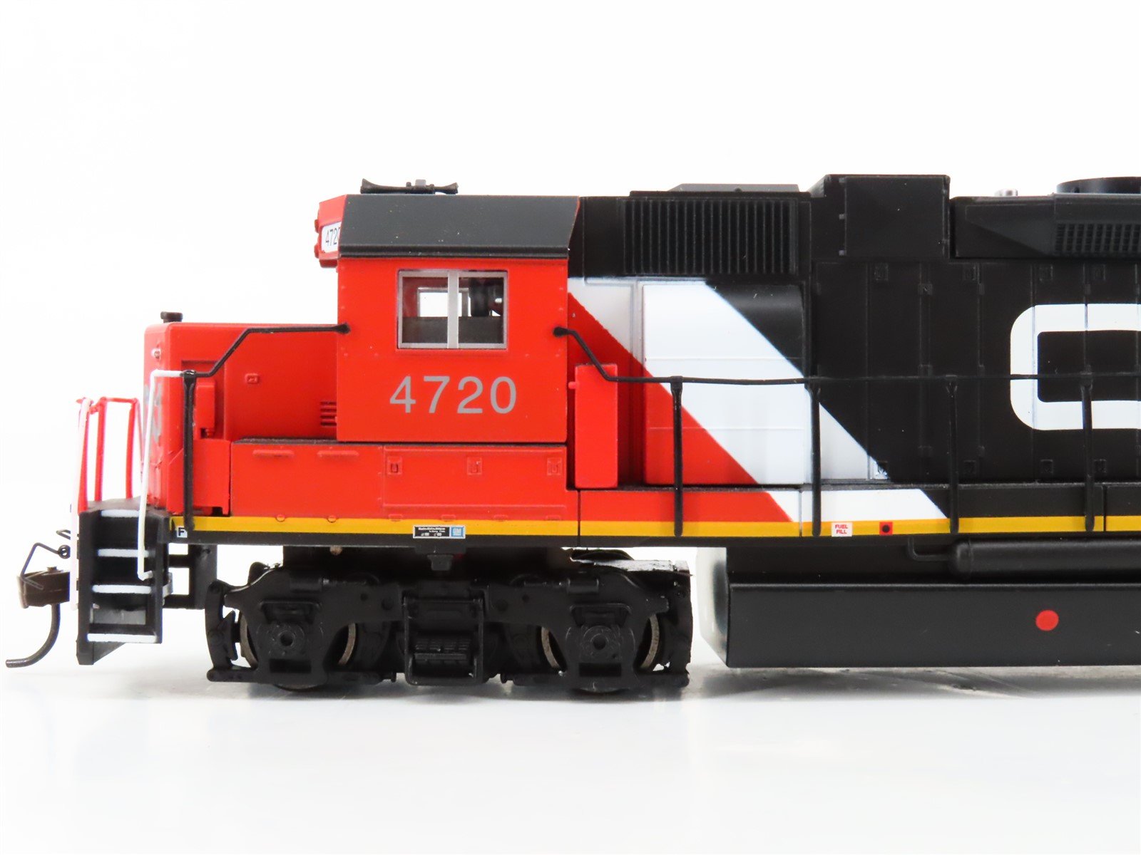 HO Scale Bachmann 61717 CN Canadian National GP38-2 Diesel Locomotive #4720