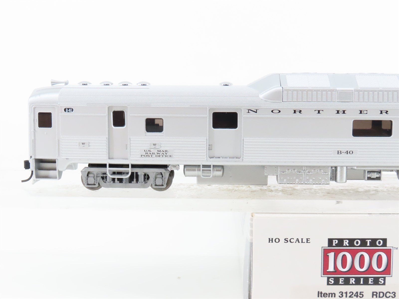 HO Scale Proto 1000 31245 NP northern Pacific Budd RDC Diesel Locomotive #B-40
