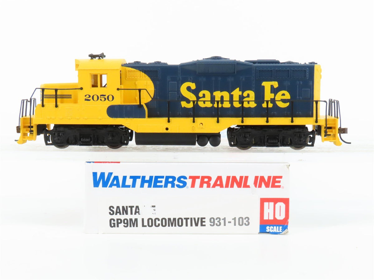 HO Scale Walthers Trainline 931-103 ATSF Santa Fe GP9M Diesel Loco #2050