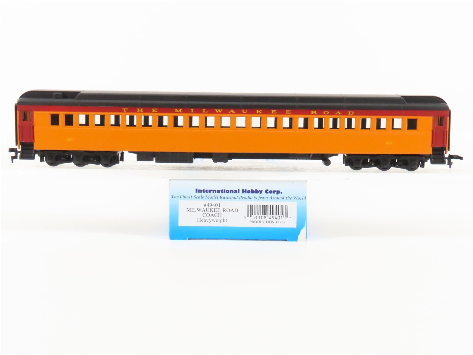 HO Scale IHC Premier 49401 MILW Milwaukee Road Heavyweight Coach Passenger #452