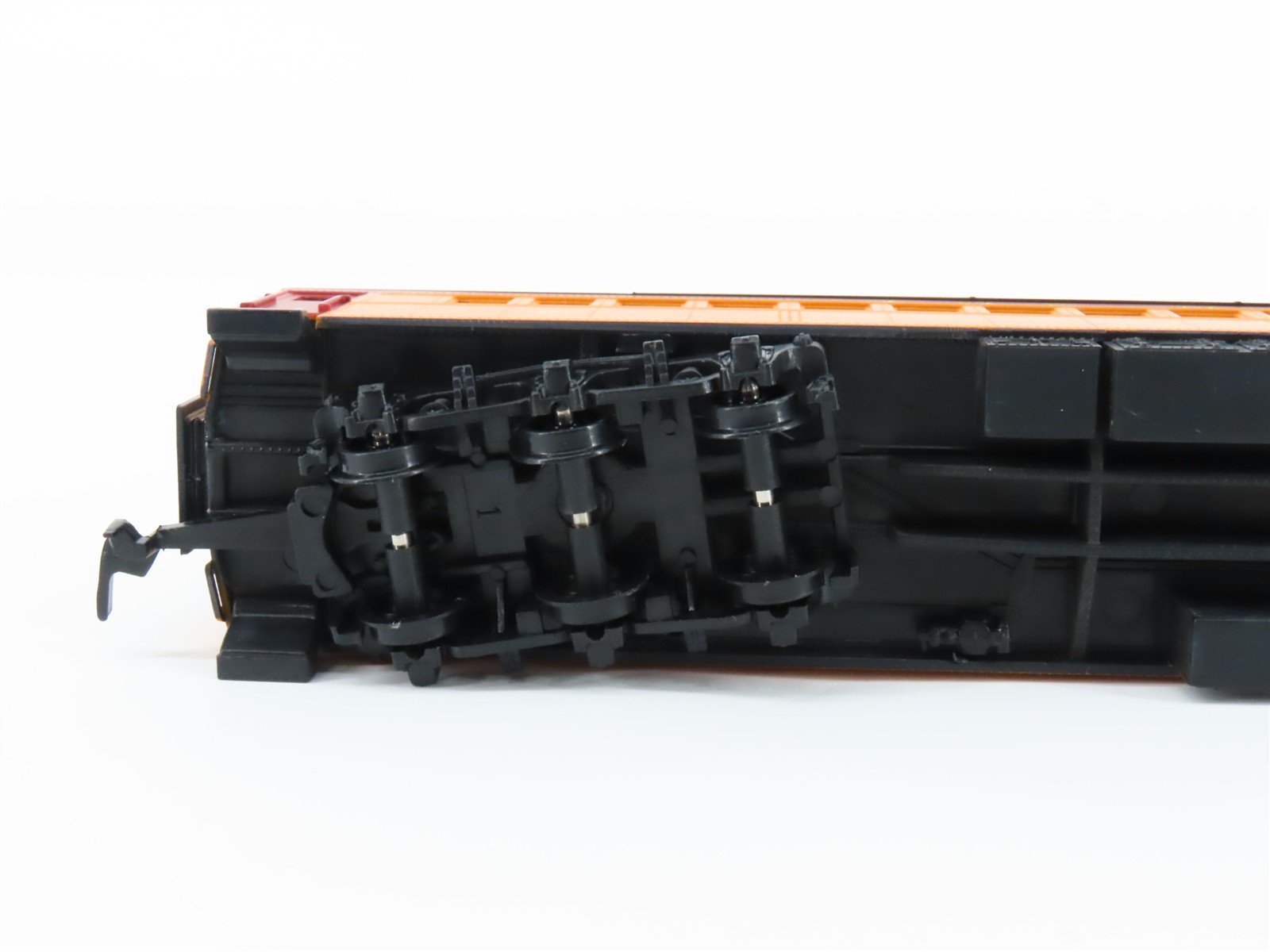 HO Scale IHC Premier 49401 MILW Milwaukee Road Heavyweight Coach Passenger #452