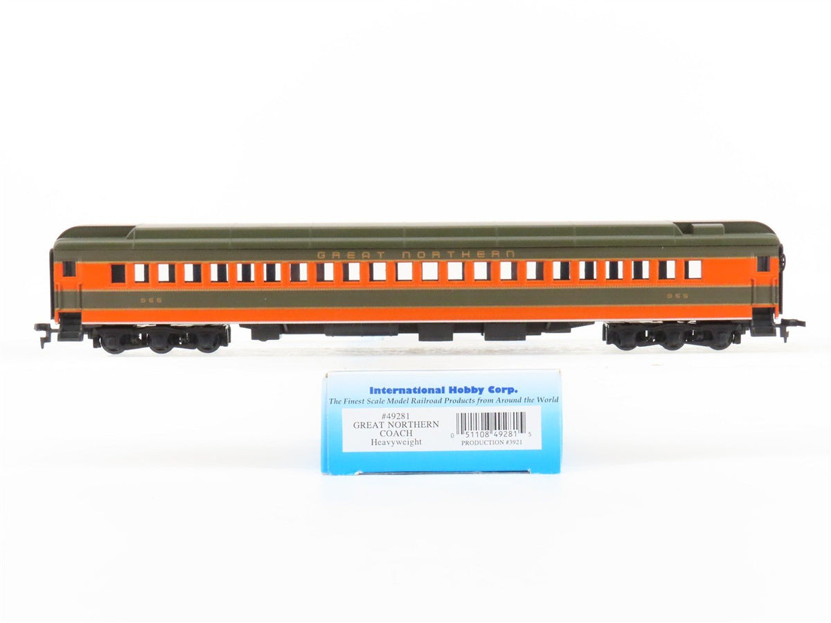 HO Scale IHC Premier 49281 GN Great Northern Heavyweight Coach Passenger #955