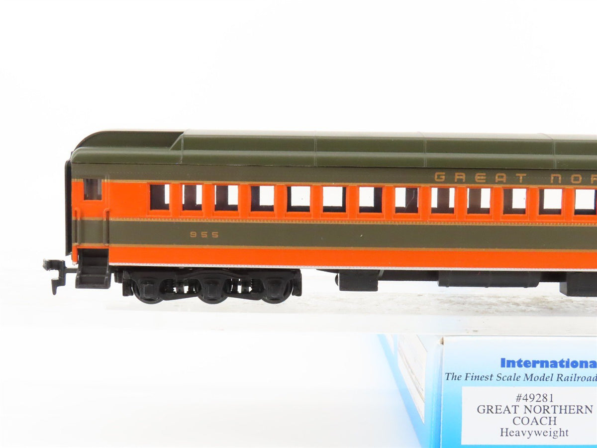 HO Scale IHC Premier 49281 GN Great Northern Heavyweight Coach Passenger #955