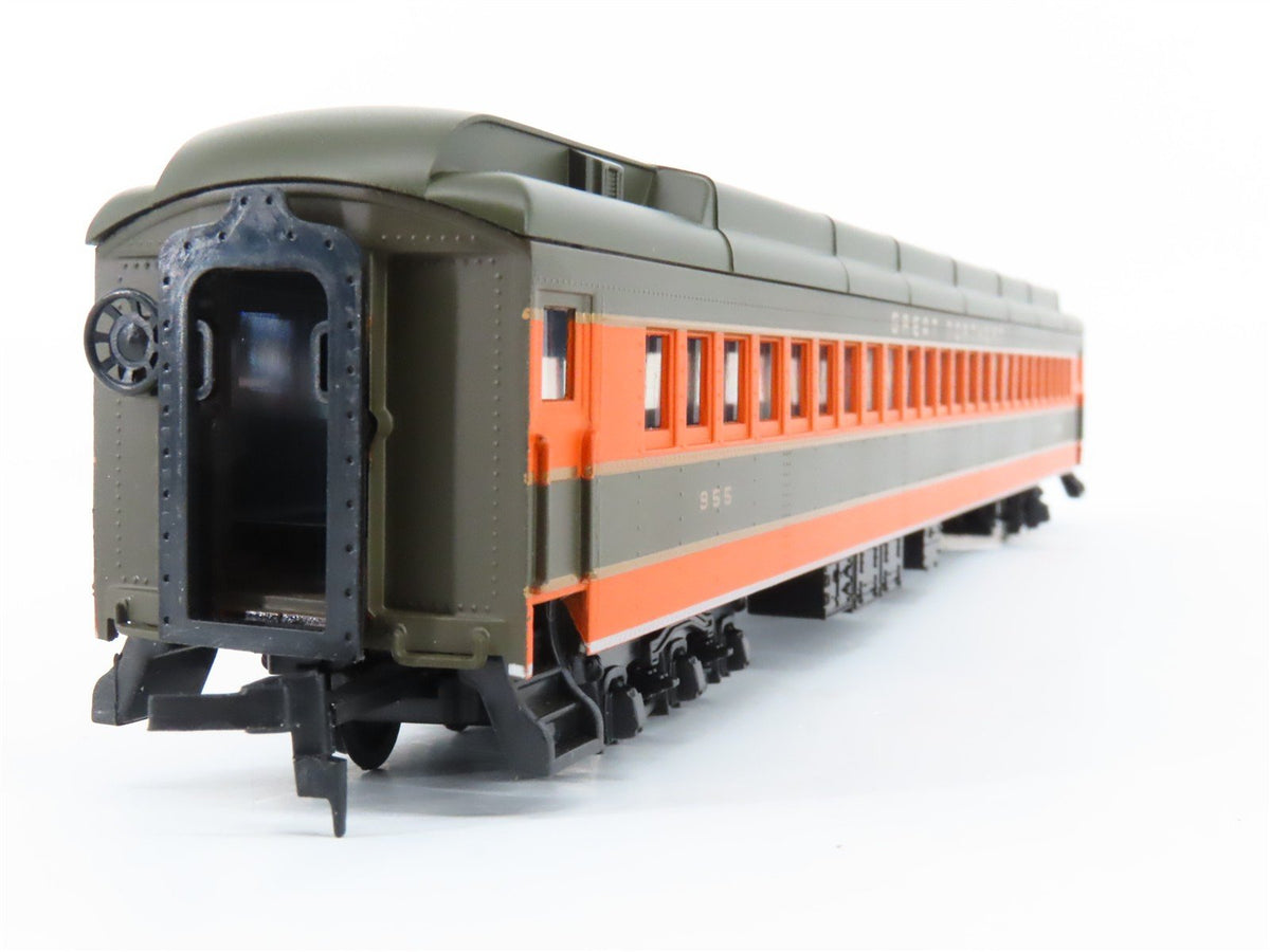 HO Scale IHC Premier 49281 GN Great Northern Heavyweight Coach Passenger #955
