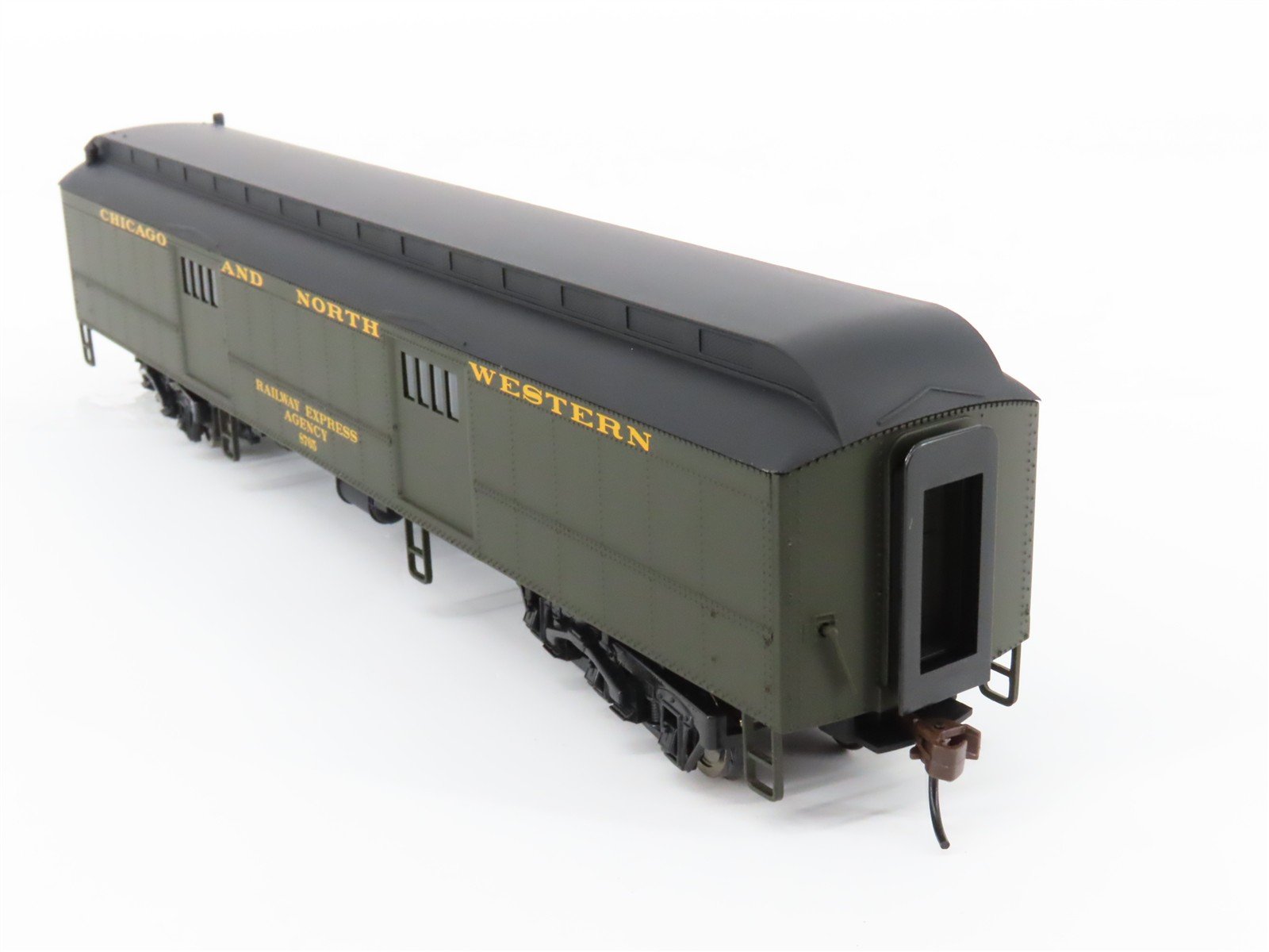 HO Rivarossi HR4038 CNW Chicago & North Western 60' Baggage Passenger Car #8765