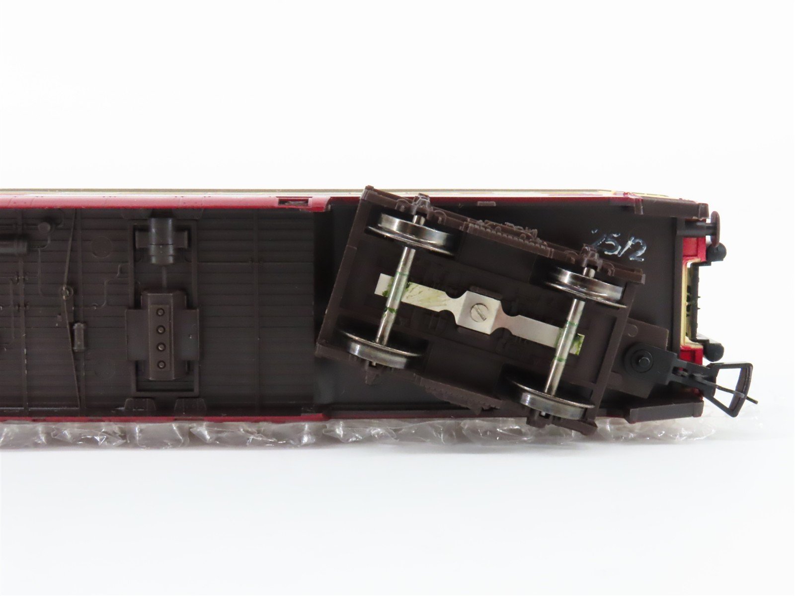 HO Fleischmann 5169 DB Deutsche Bundesbahn 1st Class Corridor Coach Passenger