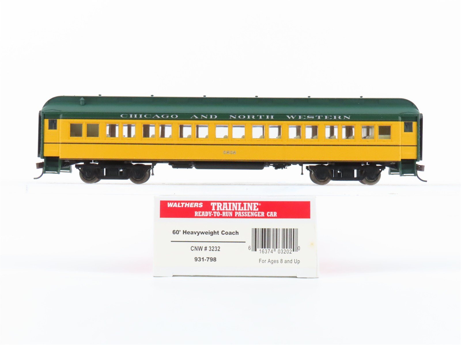 HO Scale Walthers Trainline 931-798 CNW 60' Heavyweight Coach Passenger #3232