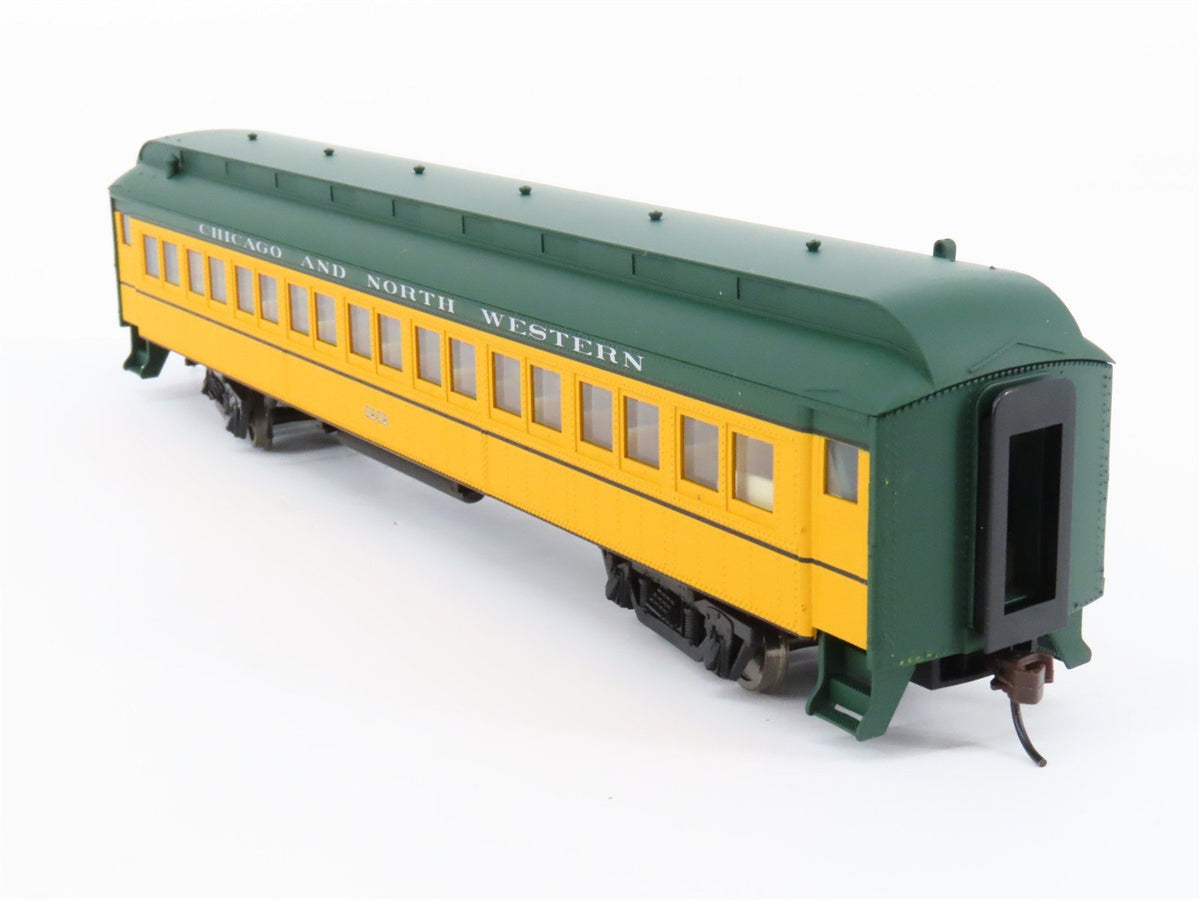 HO Scale Walthers Trainline 931-798 CNW 60&#39; Heavyweight Coach Passenger #3232