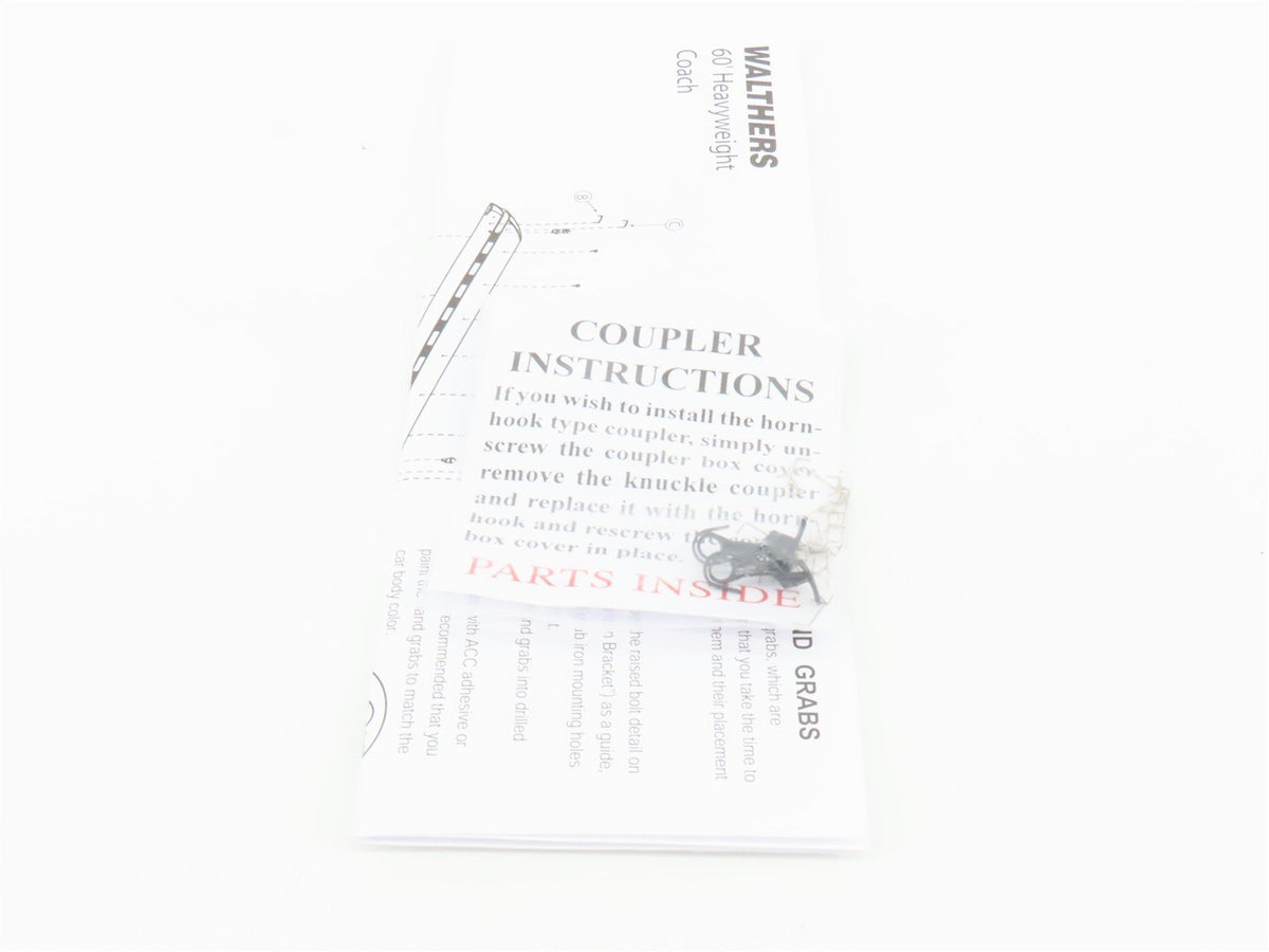 HO Scale Walthers Trainline 931-798 CNW 60&#39; Heavyweight Coach Passenger #3232