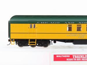 HO Scale Walthers Trainline 931-793 CNW 60' Heavyweight RPO Passenger Car #9432