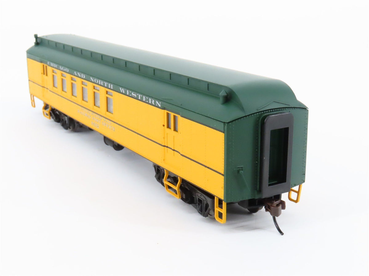 HO Scale Walthers Trainline 931-793 CNW 60&#39; Heavyweight RPO Passenger Car #9432