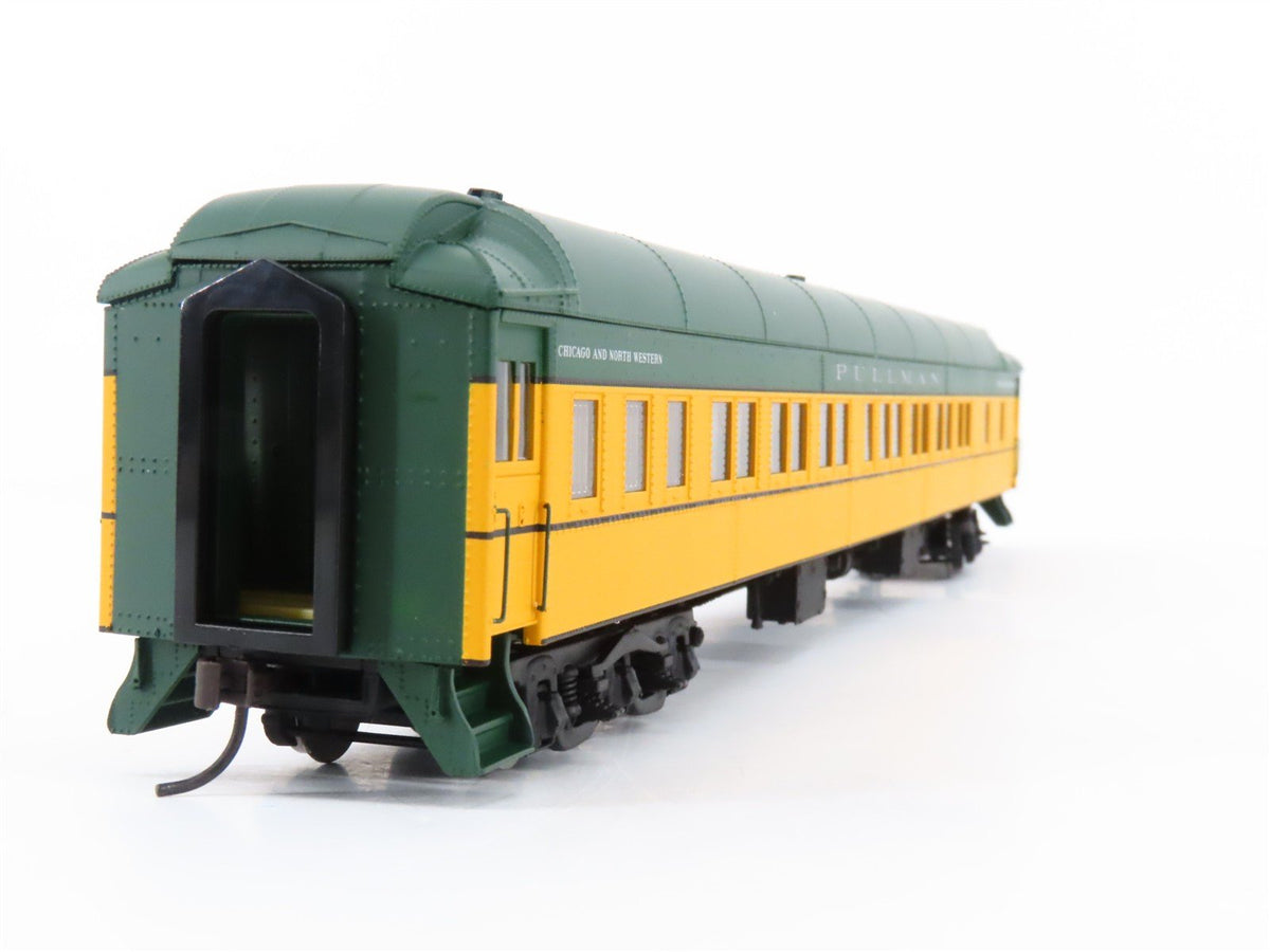 HO Scale Walthers 932-10056 CNW Chicago &amp; North Western 8-1-2 Sleeper Passenger