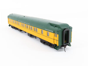 HO Scale Walthers 932-10056 CNW Chicago & North Western 8-1-2 Sleeper Passenger