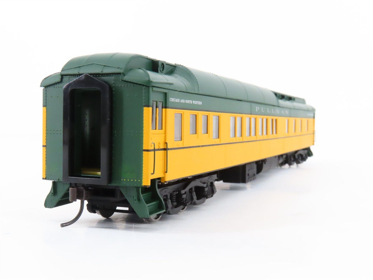 HO Scale Walthers 932-10056 CNW Chicago &amp; North Western 8-1-2 Sleeper Passenger