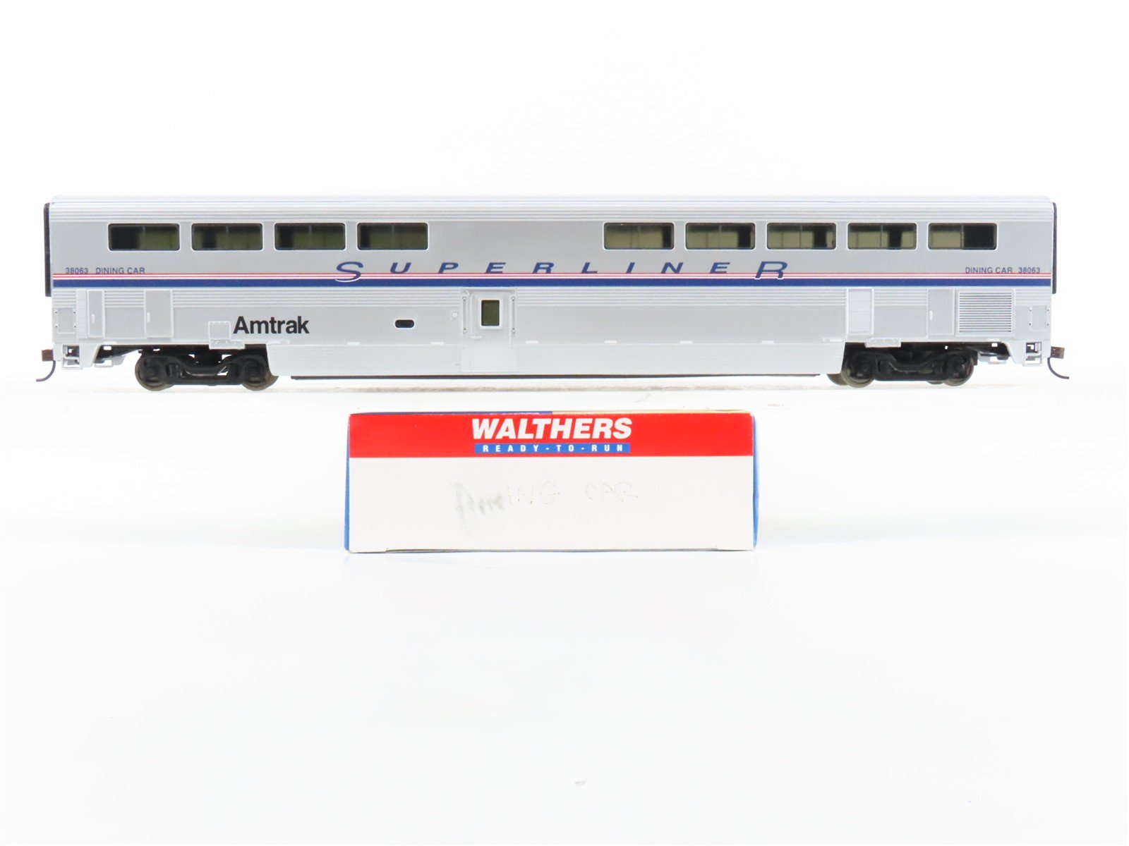 HO Scale Walthers AMTK Amtrak Superliner Bi-Level Diner Passenger Car #38063