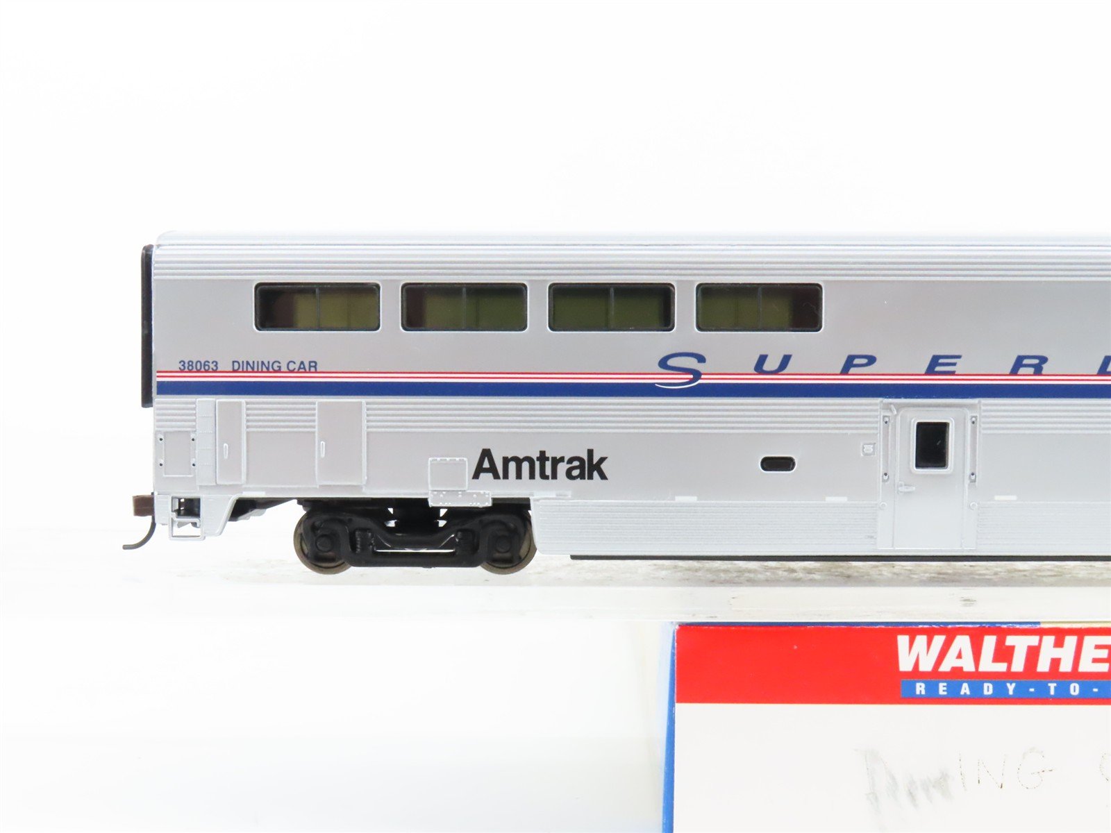 HO Scale Walthers AMTK Amtrak Superliner Bi-Level Diner Passenger Car #38063