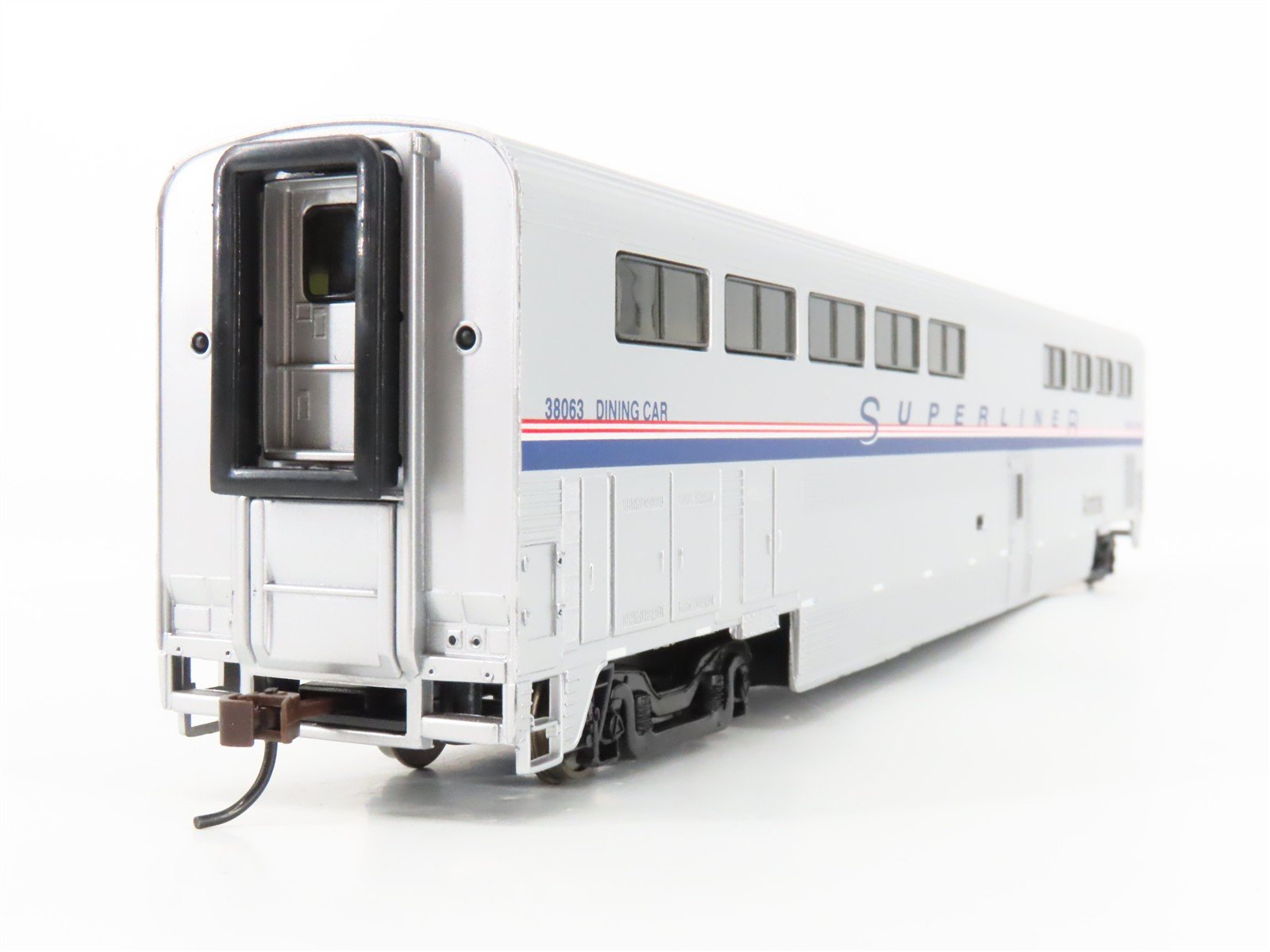 HO Scale Walthers AMTK Amtrak Superliner Bi-Level Diner Passenger Car #38063