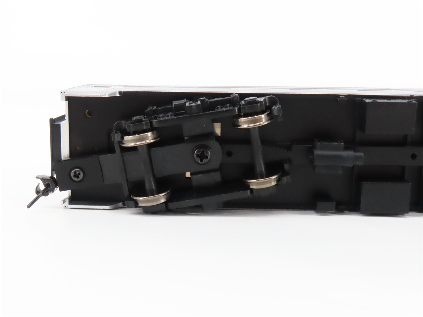 HO Scale Walthers Mainline 910-30355 NYC 85' Budd Observation Passenger Car