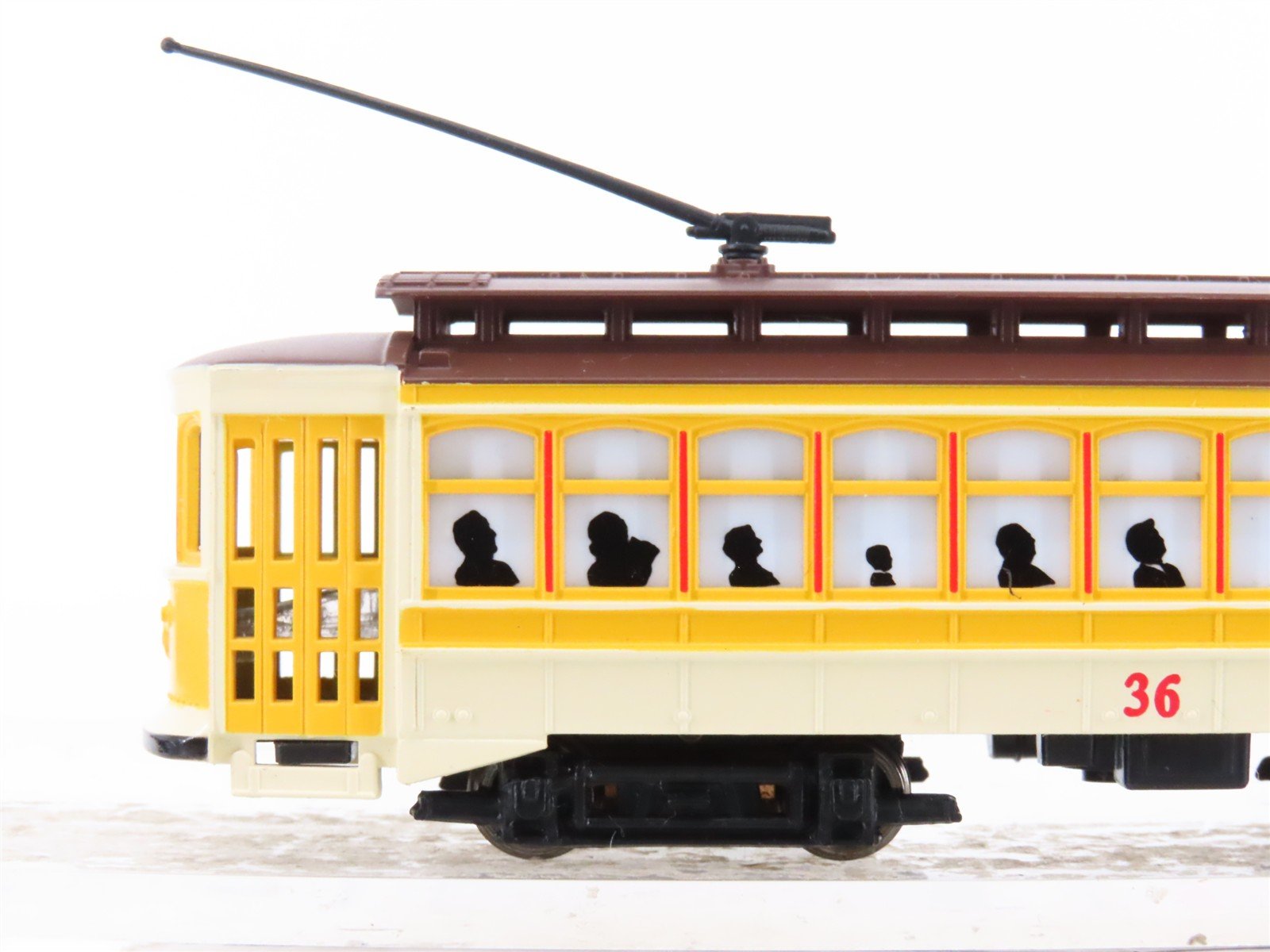 HO Scale Bachmann 61048 Yellow Brill Trolley Electric #36