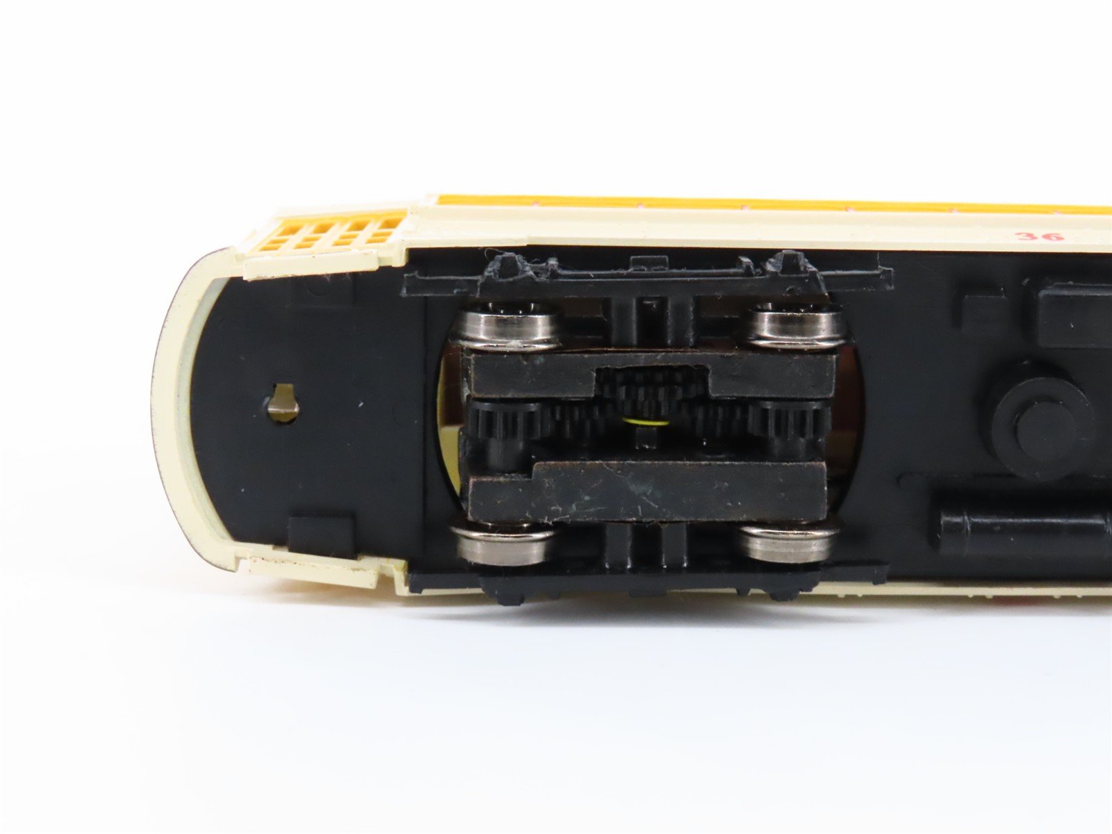 HO Scale Bachmann 61048 Yellow Brill Trolley Electric #36