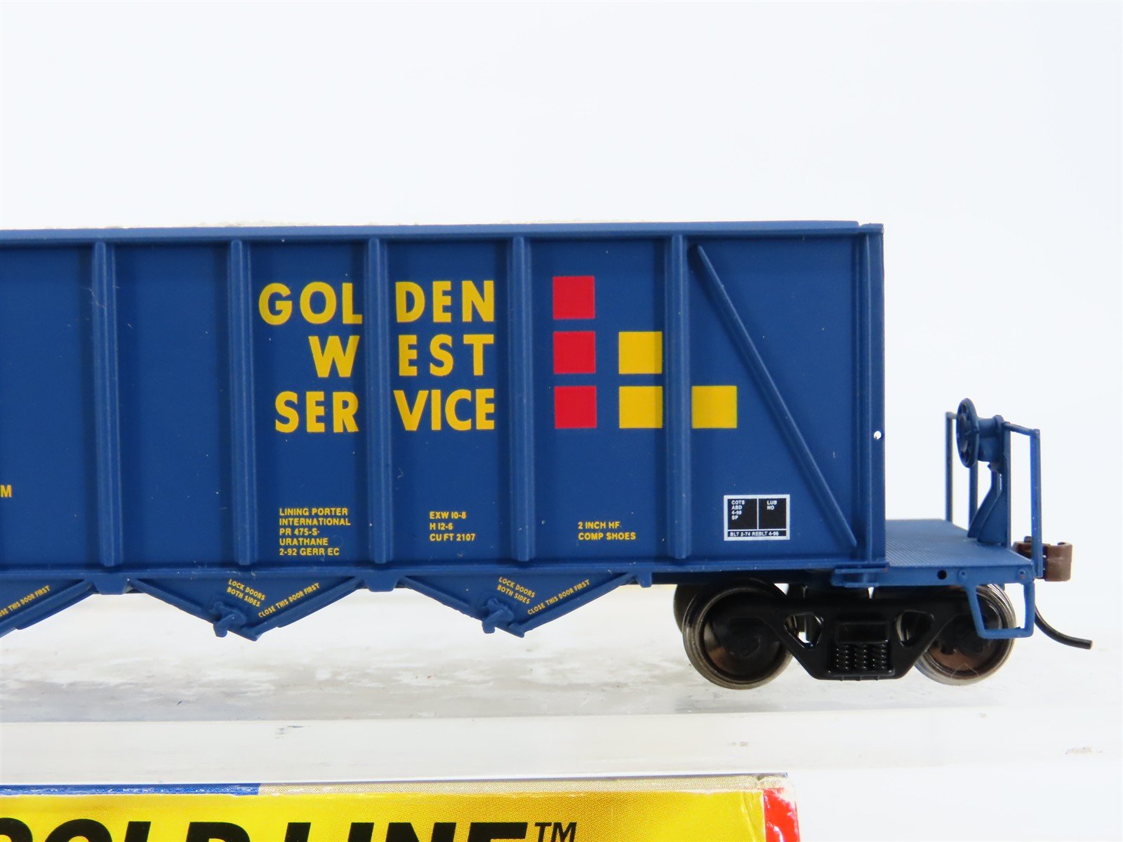 HO Walthers Gold Line 932-7060 GVSR Golden West 40' Ortner Aggregate Car #637703