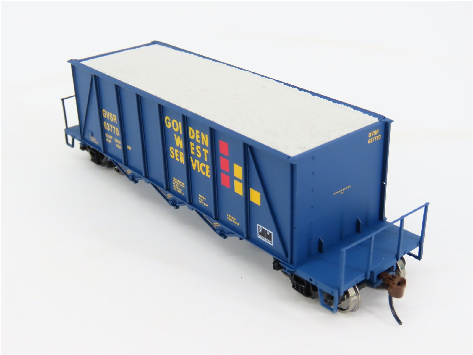 HO Walthers Gold Line 932-7060 GVSR Golden West 40' Ortner Aggregate Car #637703